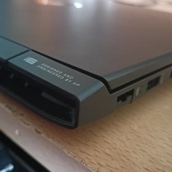 HP Victus Laptobumun Menteşe Sorunu
