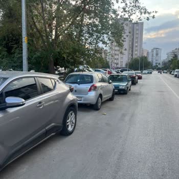 Antalya Büyükşehir Belediyesi Kaldırım Sorunu Ve Yaya Tehlikesi!