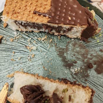 Furkan Baysak Pastaneleri Sivas Eğriköprü Şubesinden Bayat Kruvasan Şikayeti