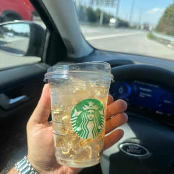 Starbucks Kahve Yerine Buz Servisi