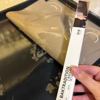 IKEA Silikon Fırın Matı Tepsime Yapıştı!