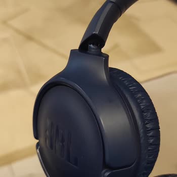 JBL Tune 570bt Kulaklık Sağ Kısmı Kırıldı