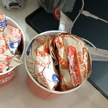 Saloon Burger Çiğ Ve Yağ Kokan Patates Bir Daha Asla Yemeyeceğim Bir Hamburger