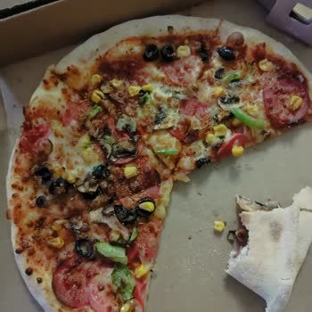 Domino's Pizza 1 Saatte Buz Gibi Ve Bayat Pizza Getirdi