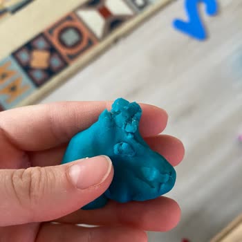 Toyzz Shop Markalı Oyun Hamurundan Cam Çıktı!