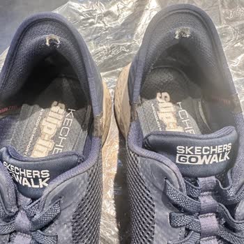 Skechers Ürününün Arkasında Durmuyor!