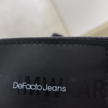 DeFacto Mağazası Pantolon Yırtıldı 4 Defa Giymemle