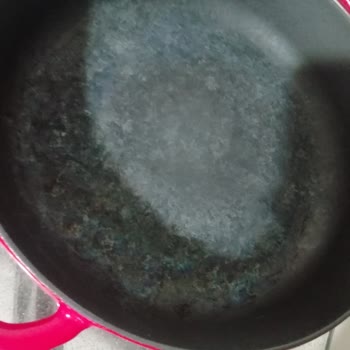 Lava Döküm Tencerenin Tabanının Renk Değiştirme Sorunu
