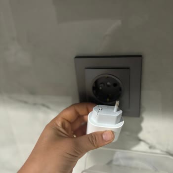 Teknosa'dan Aldığım Apple Adaptör Prizde Kaldı