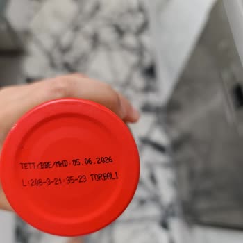 Tukaş Domates Püresi Tarihi Geçmemesine Rağmen Hasta Ediyor.