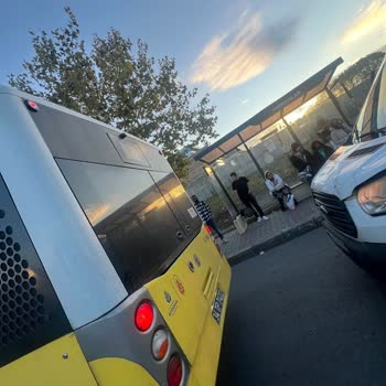İETT Otobüs Duraklarında Yolcu Almama Sorunu