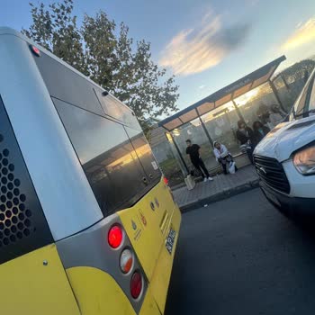 İETT Otobüs Duraklarında Yolcu Almama Sorunu