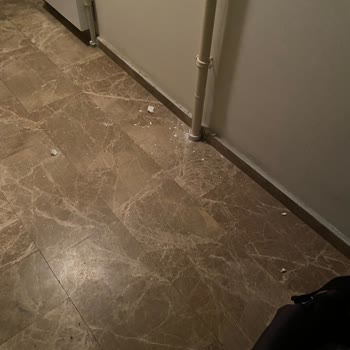 TurkNet Teknoloji Çağında Binalara Zarar Vererek Hat Çekmesi