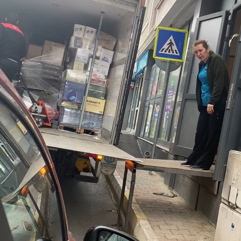 A101 Ve Yol Ve Kaldırım İşgali