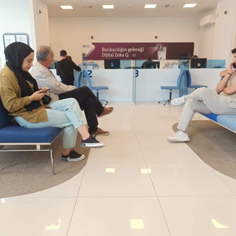 QNB Finansbank 90 Dakika Sıra Bekleme Ve İlgisiz Gişe Personelleri.