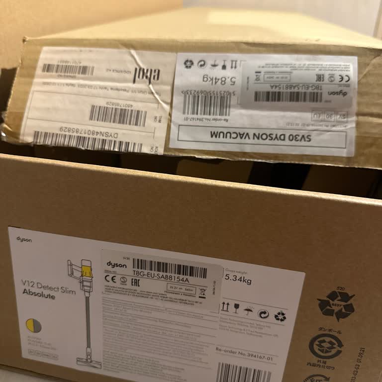 Dyson V12 Dikey Şarjlı Süpürge