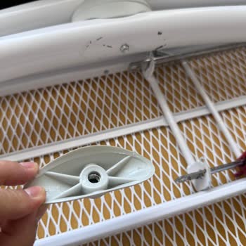 Gazella Ütü Masası Ayağındaki Plastik Aparat Çıktı