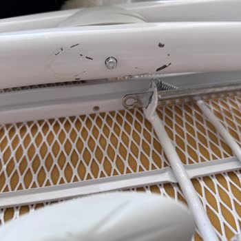 Gazella Ütü Masası Ayağındaki Plastik Aparat Çıktı