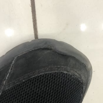 Skechers Ayakkabı İç Dış Yırtılma Ve Deformeler Oluşması