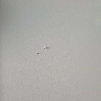 Uludağ İçecek Uludağ Doğal Maden Suyu İçinden Çıkan Cam