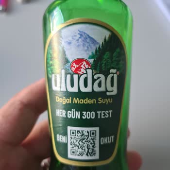 Uludağ İçecek Uludağ Doğal Maden Suyu İçinden Çıkan Cam