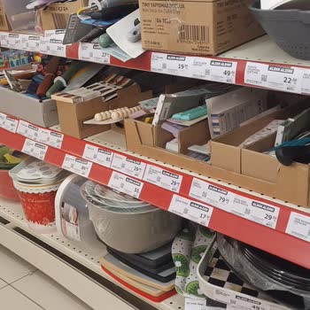 A101 Ambalajı Açık Bıçakların Çocukların Ulaşabileceği Yerden Kaldırmıyor