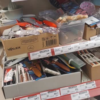 A101 Ambalajı Açık Bıçakların Çocukların Ulaşabileceği Yerden Kaldırmıyor