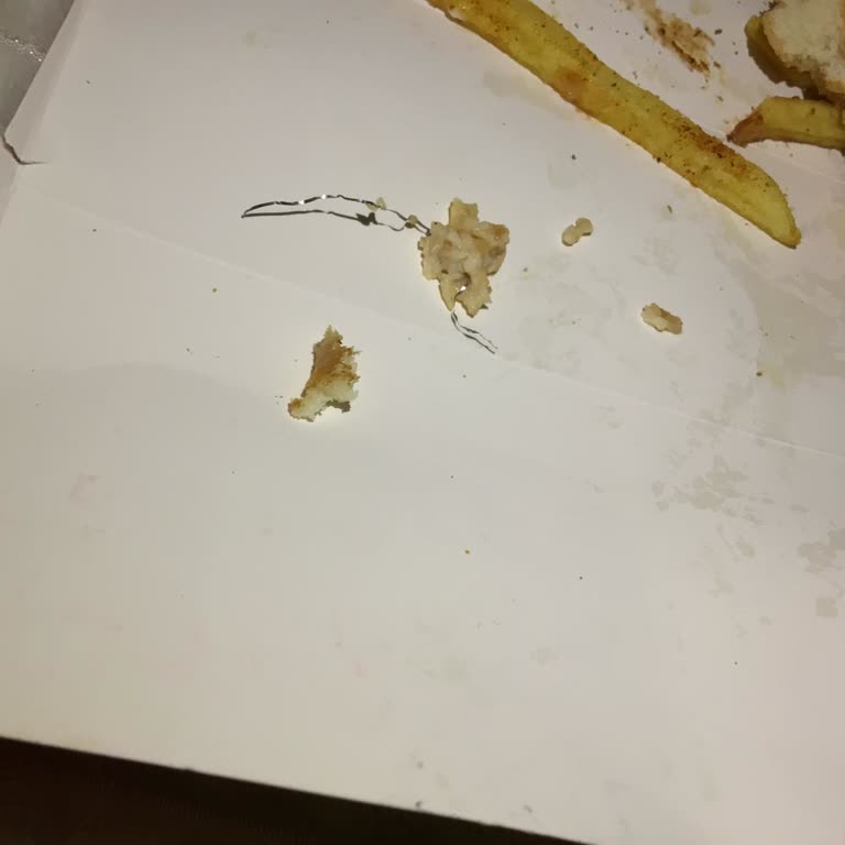 KFC Siparişimden Kesici Tel Çıktı
