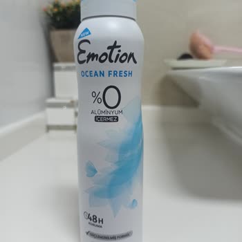 Emotion Deodorant Kıyafetlerimde Leke Bırakıyor