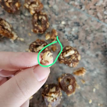 Carrefour SA Marketten Aldığımız Cevizli Köme Den Bir Sürü Böcek Çıktı
