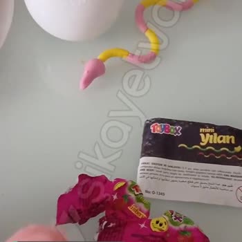 Toybox Şekerlerinin İçinde Karıncalar Var