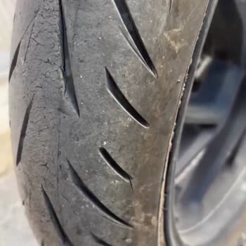 Bridgestone S22 Lastik 5. Ayda Mahvoldu
