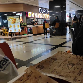 Dürümle Kötü Çalışanlar Ve Hizmet