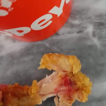 Popeyes Dan Çiğnenmiş Sakız Çıktı Diş İzleri Bile Duruyor