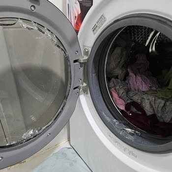 Arçelik Çamaşır Makinesi Kapak Camı Patladı: Güvenimizi Sarsan Sorun