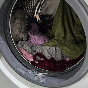 Arçelik Çamaşır Makinesi Kapak Camı Patladı: Güvenimizi Sarsan Sorun