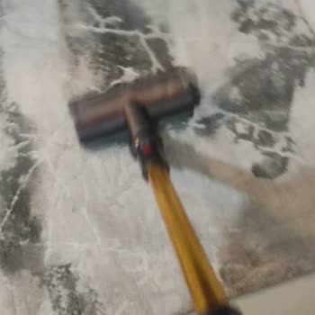 Dyson V15 Süpürge Havaya Kalkıyor ve Müşteri Hizmetleri Yardım Etmiyor