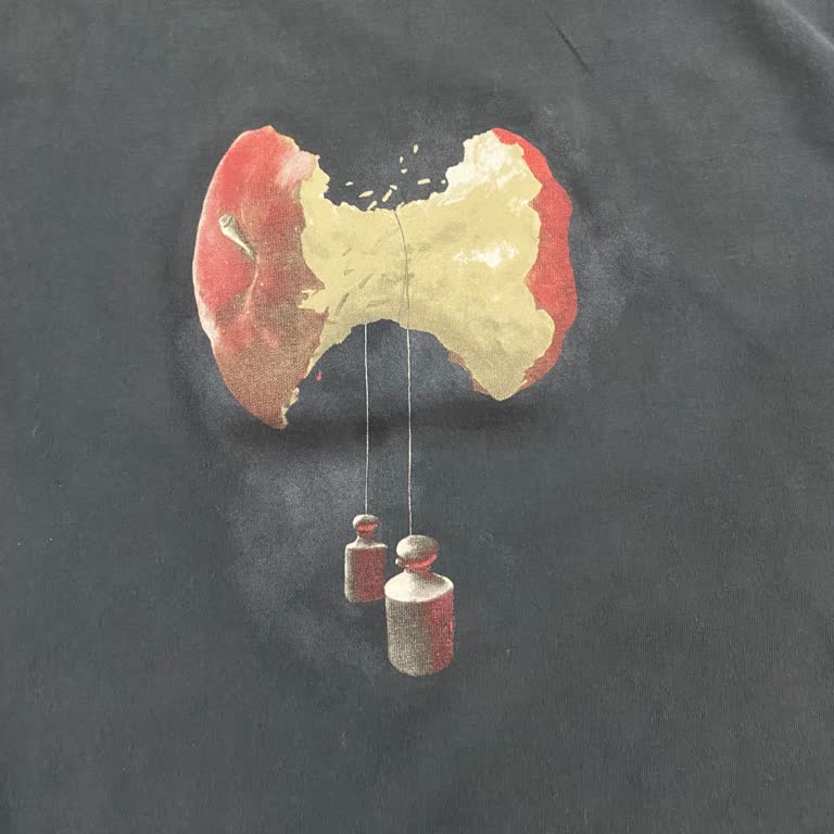 Kaft Tişörtünde Hızlı Renk Değişimi Ve İlgisizlik