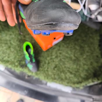 Kinetix Krampon Ayakkabının Hızlı Bozulması ve FLO'nun Yetersiz Müşteri Hizmeti