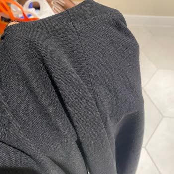 Mavi Markalı Gömlekte Omuz Açılması ve Tüylenme Sorunu