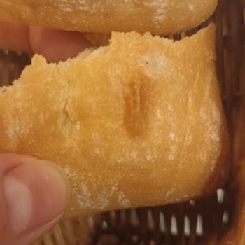 Küflü ekmek ve soğuk yemekler