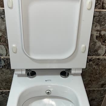 İsvea Klozet Kapaklarındaki Sürekli Arızalar ve Fahiş Fiyatlar