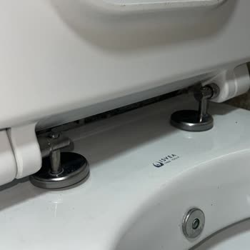 İsvea Klozet Kapaklarındaki Sürekli Arızalar ve Fahiş Fiyatlar