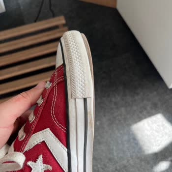 Converse Ayakkabımın Tabanı Açılmaya Başladı