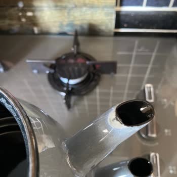 Bernardo'dan Aldığım Emaye Çaydanlık Seti Sürekli Arızalanıyor