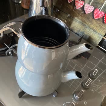 Bernardo'dan Aldığım Emaye Çaydanlık Seti Sürekli Arızalanıyor