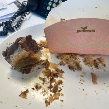 Gurmania Kötü Çikolatalı Ve Yanmış Kruvasan Roll Deneyimi