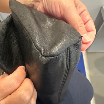 Armani Exchange Çantamın Kalitesizliği Hayal Kırıklığı Yarattı