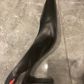 2 Giymede Deforme Olan Ayakkabılar ve İlgisiz Müşteri Hizmetleri