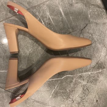 2 Giymede Deforme Olan Ayakkabılar ve İlgisiz Müşteri Hizmetleri